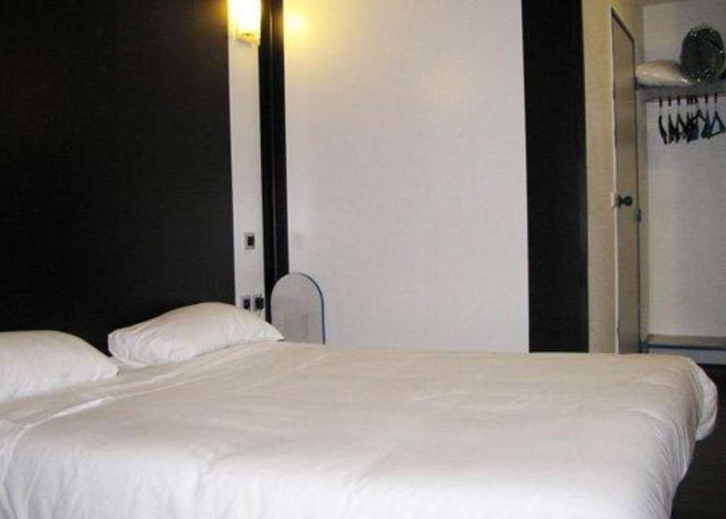 Comfort Hotel Poissy Technoparc Quarto foto